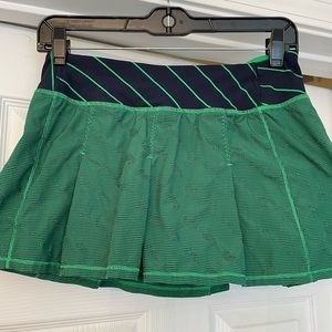EUC Lululemon skirt